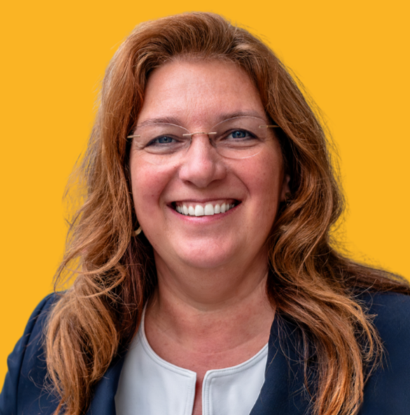 Sonja de Vries Hintergrund gelb